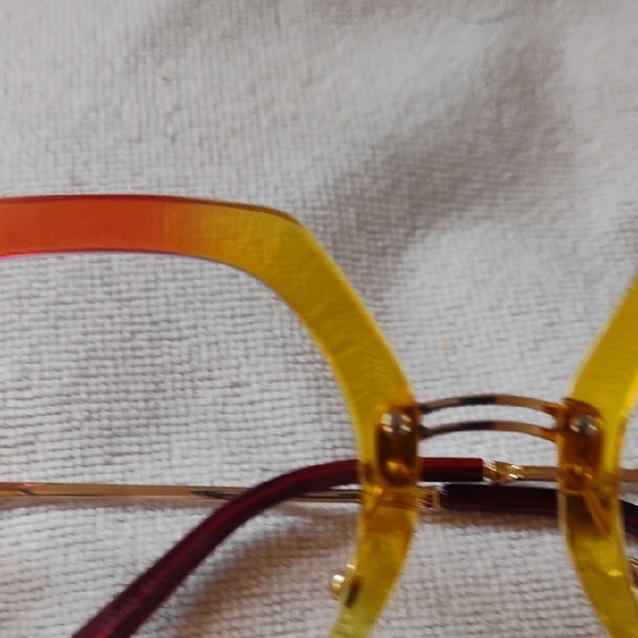 Multicolor Geometric Frame Glasses - Picture 3 of 10